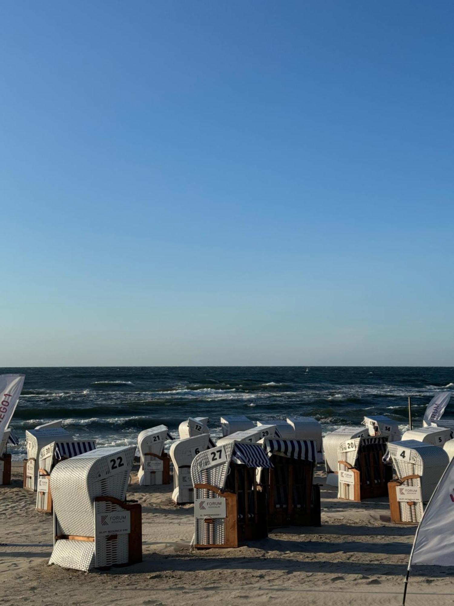 4Summer Kolobrzeg Apartamenty White Blue Sauna & Fitness & Parking 100 Metrow Do Pieknej Szerokiej Piaszczystej Plazy, Wspanialy Widok Z Duzego Tarasu! 100 Meter Zu Einem Schoenen Breiten Sandstrand, Herrliche Aussicht Von Einer Grossen Terrasse! Exterior foto